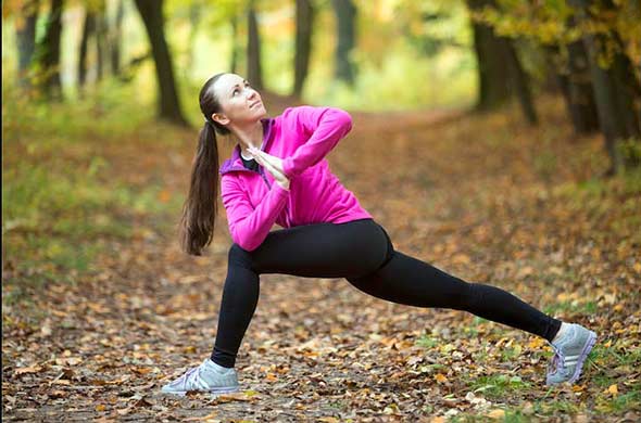 Cours de yoga en extérieur